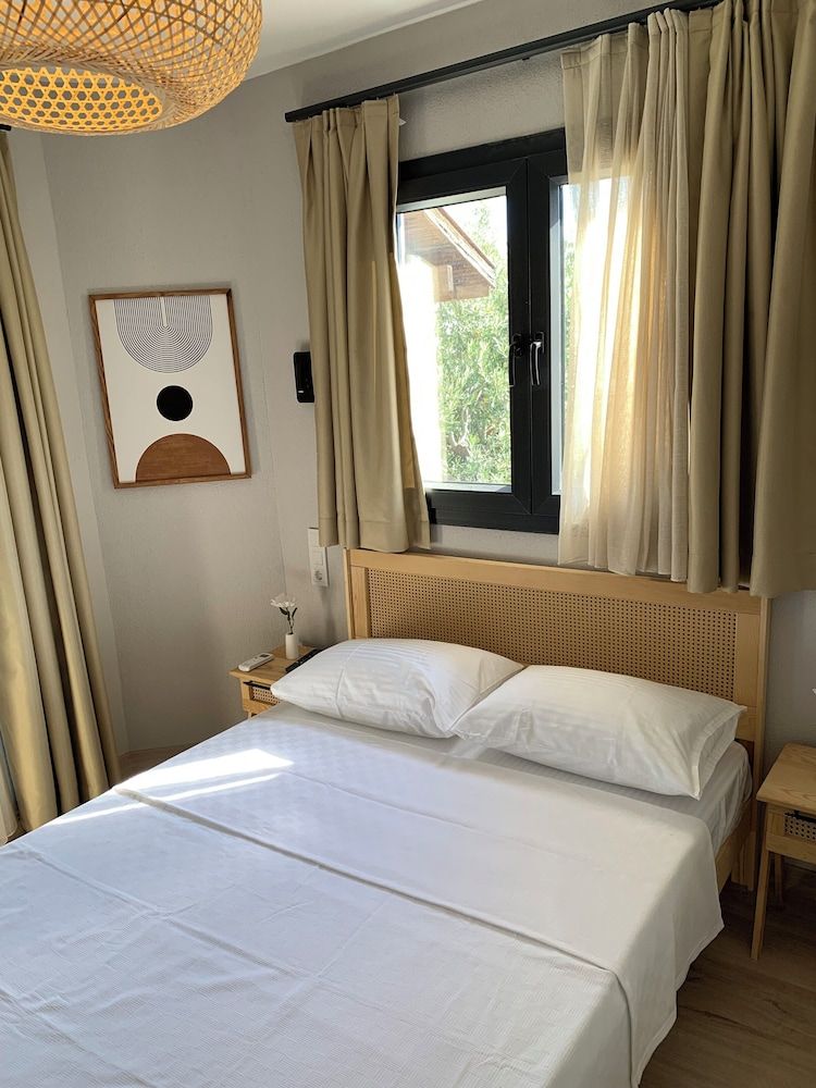 Loris Rooms Deluxe Double Room, Sea View 3