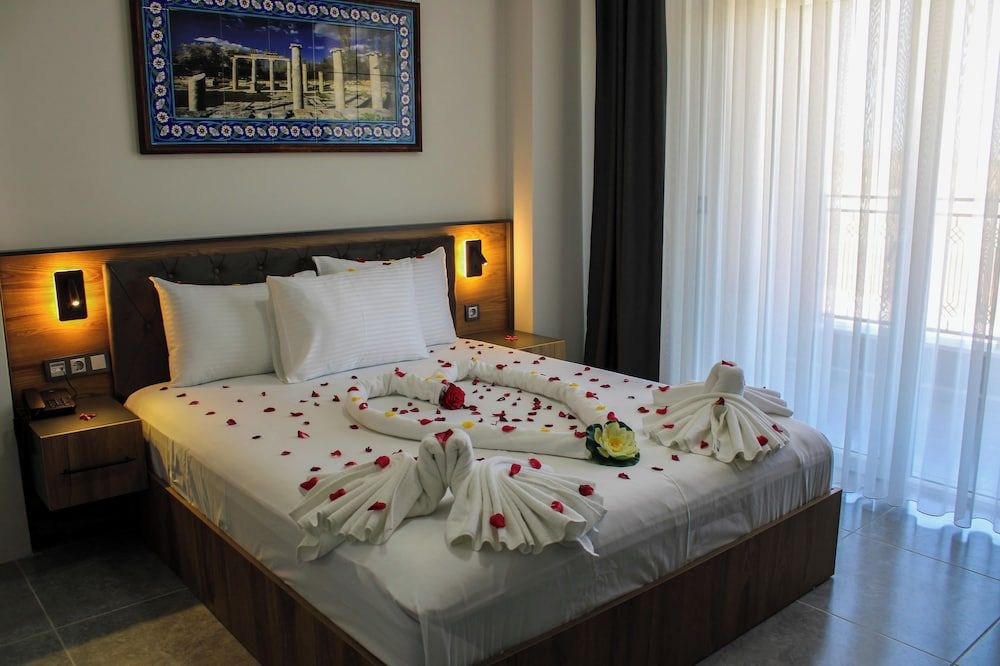 Clovers Thermal Resort & Spa Standard Double Room, Mountain View 6