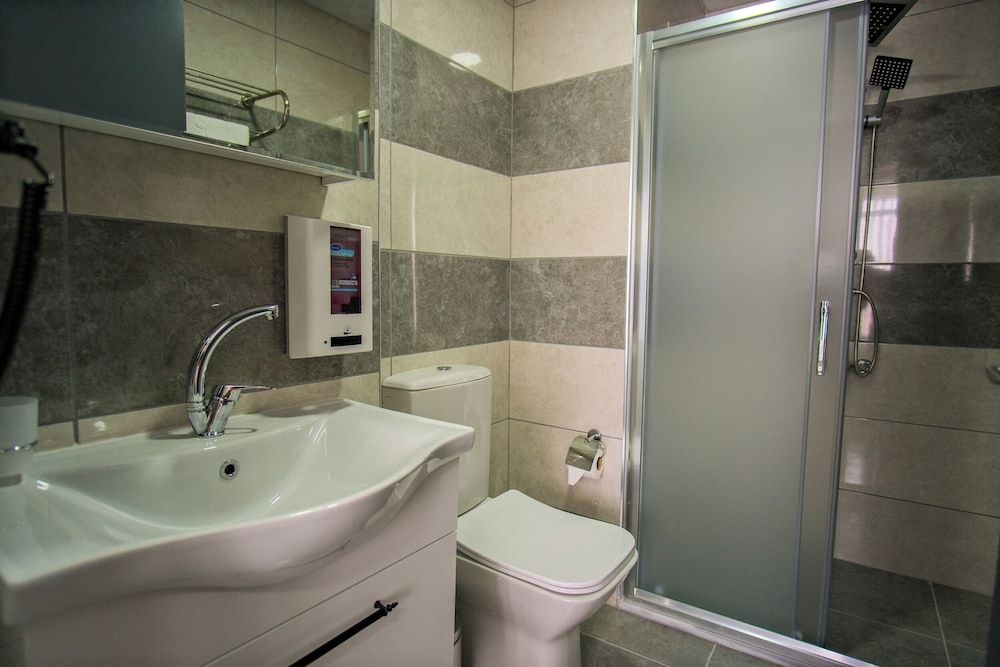 Clovers Thermal Resort & Spa Standard Double Room, Mountain View 9