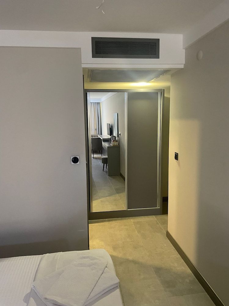 Grand Cennet Beach Hotel