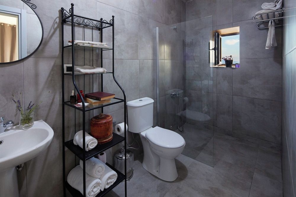 Mila House Basic Room, Garden View 3