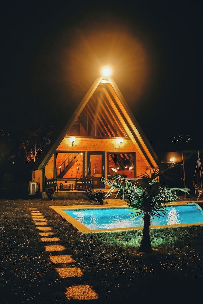Bungalow, Patio, Garden View