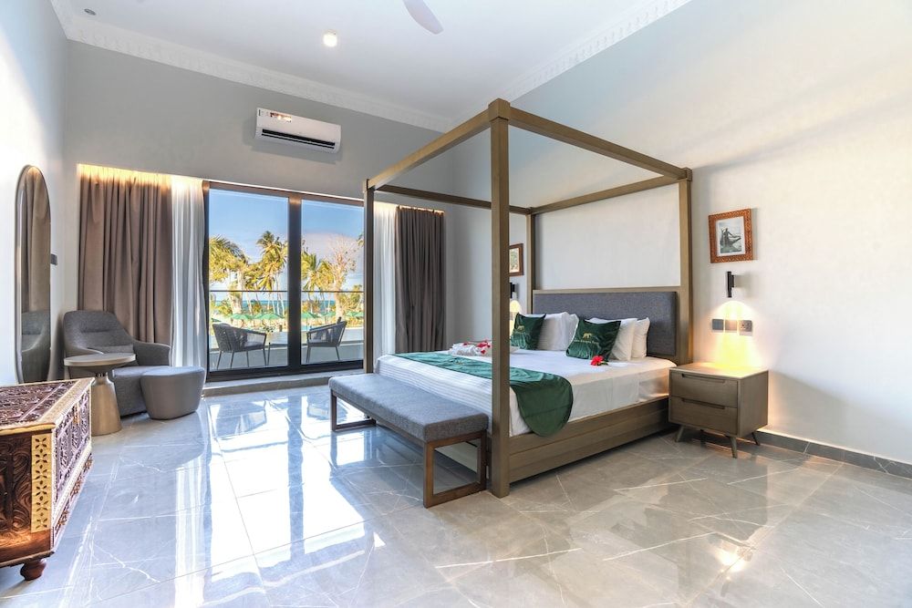 Tembo Kiwengwa Resort Double Room with Patio, Sea View & Private Walk-in Pool 2