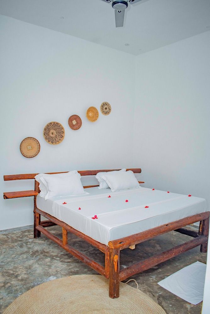 Miska Zanzibar Basic Double Room 8