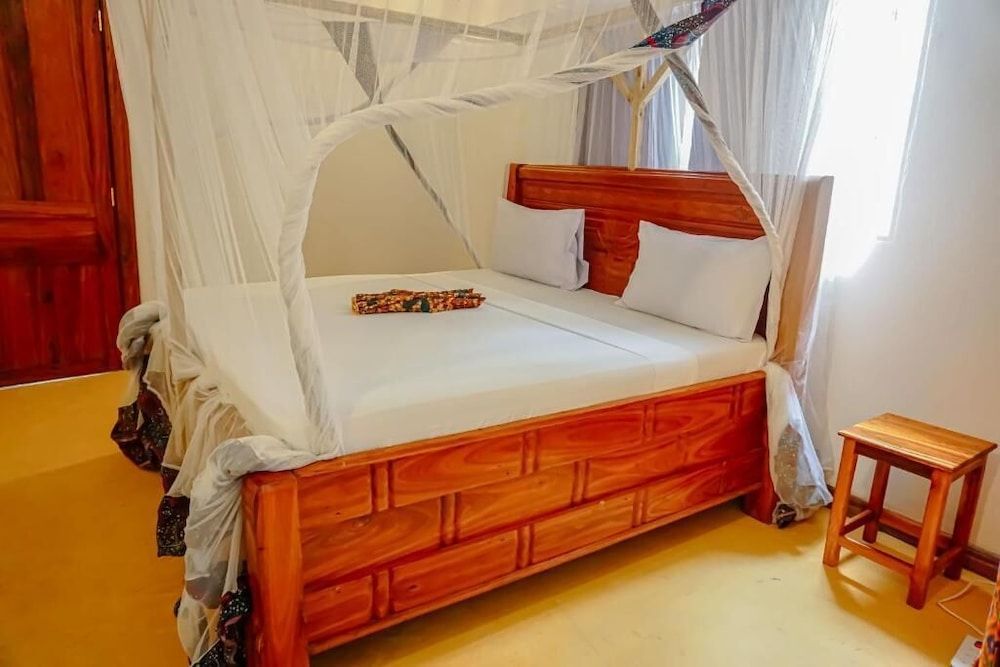 Tumbo Swahili Villas Classic Single Room, 1 King Bed, Balcony, Garden View