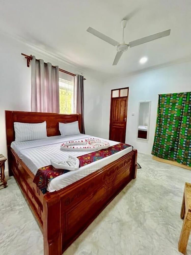 Tumbo Swahili Villas Classic Single Room, 1 King Bed, Balcony, Garden View 8
