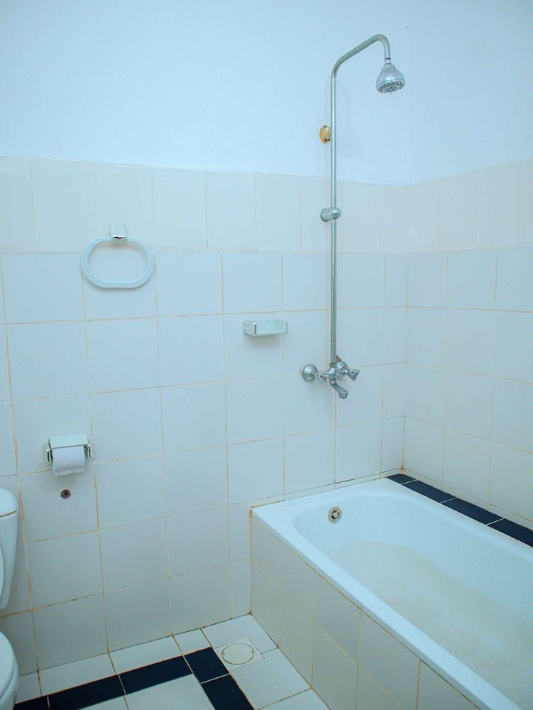 Tumaini Bungalows Standard Single Room, Balcony, Courtyard View 4