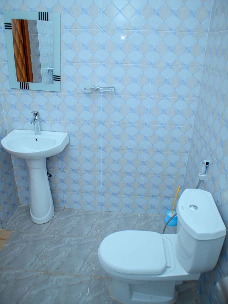 Tumaini Bungalows Standard Double Room, Balcony, Garden View 15