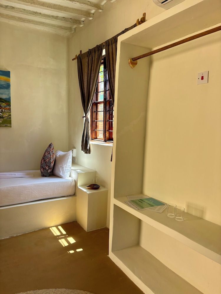 Kasuku Villa Triple Room 4