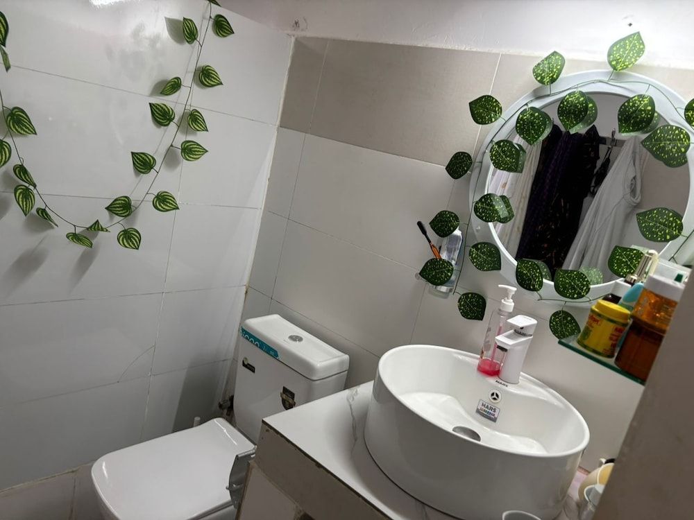 Malaika White House Apartment & Spa