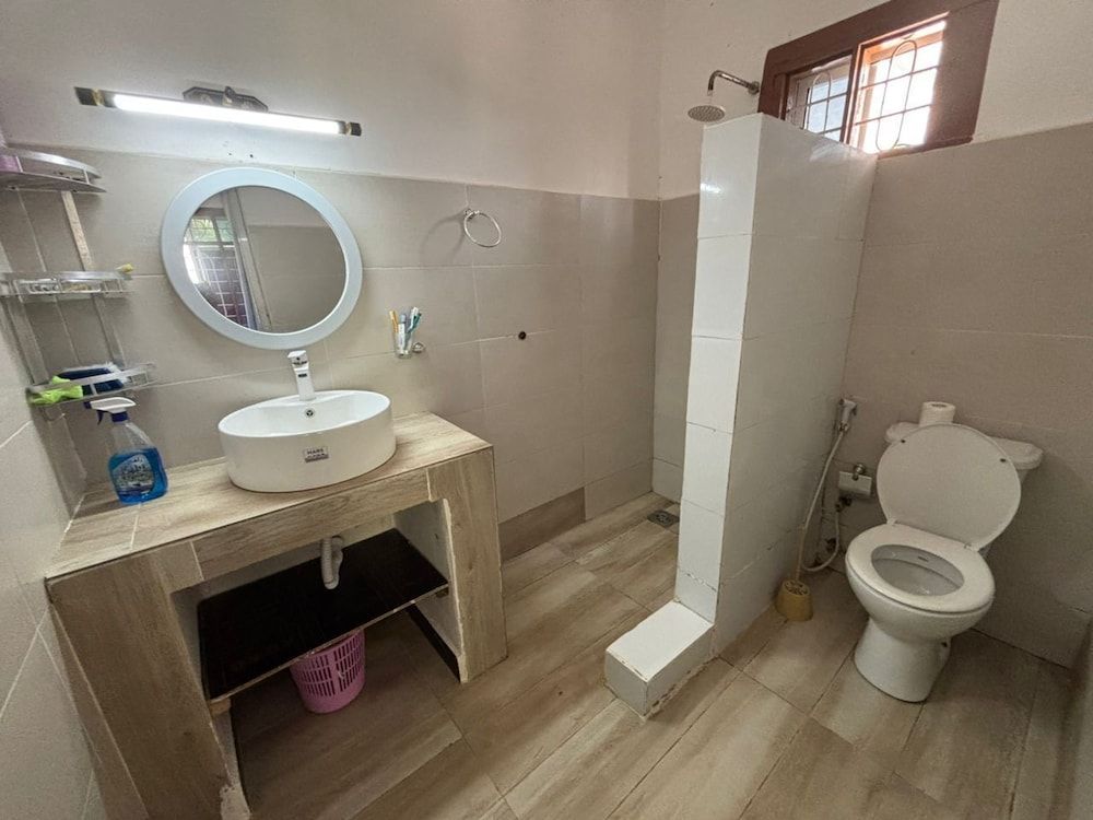 Malaika White House Apartment & Spa Queen Room 2