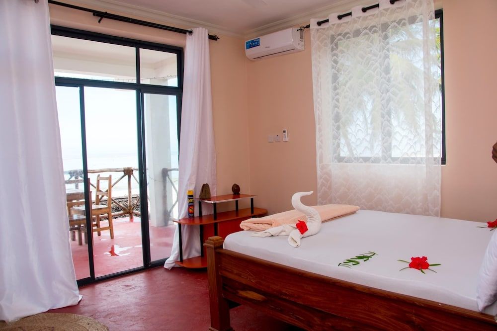 Mambo Villa Deluxe Double Room, 1 Bedroom, Non Smoking, Sea View 5