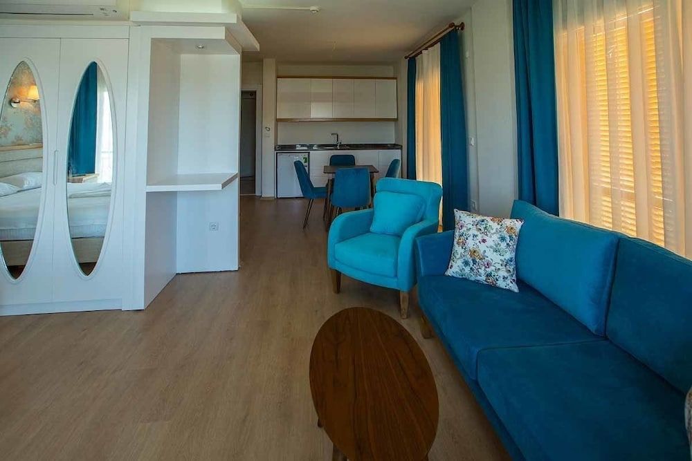 Clementine Suits Sigacik Deluxe Double Room 9