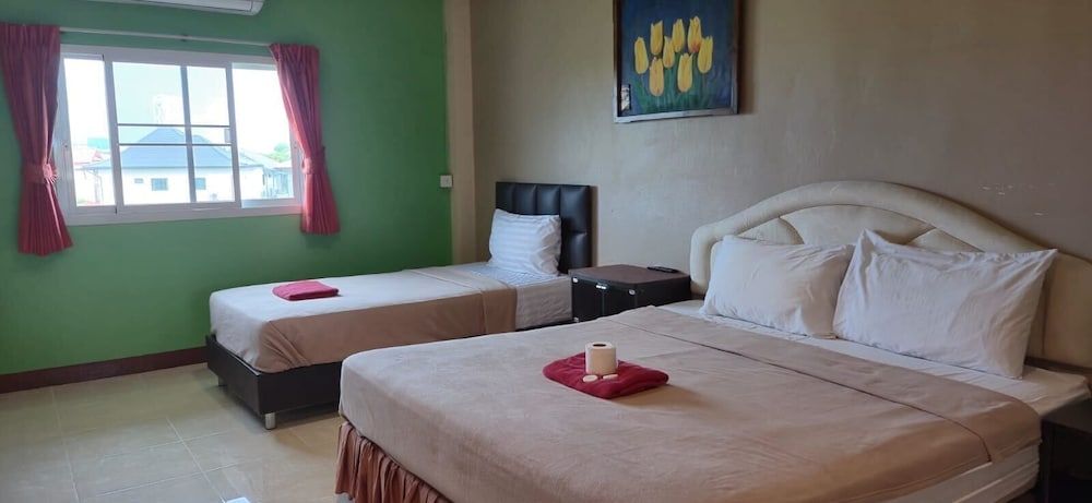 Orient House Triple Room 2