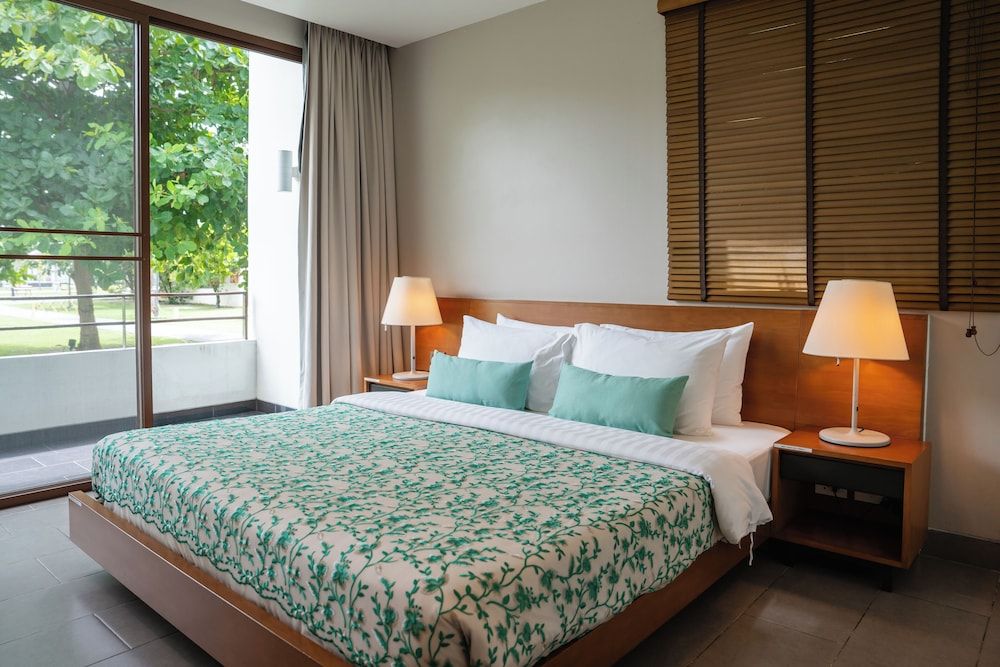 TASALA cabana Premier Quadruple Room, Balcony, Park View 5