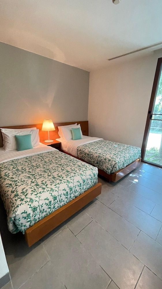 TASALA cabana Premier Quadruple Room, Balcony, Park View 4