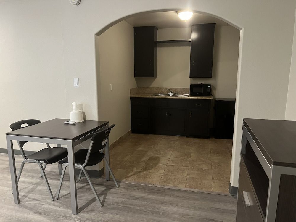 Cloud 9 Inn - El Cielo Inn Comfort Studio Suite 6