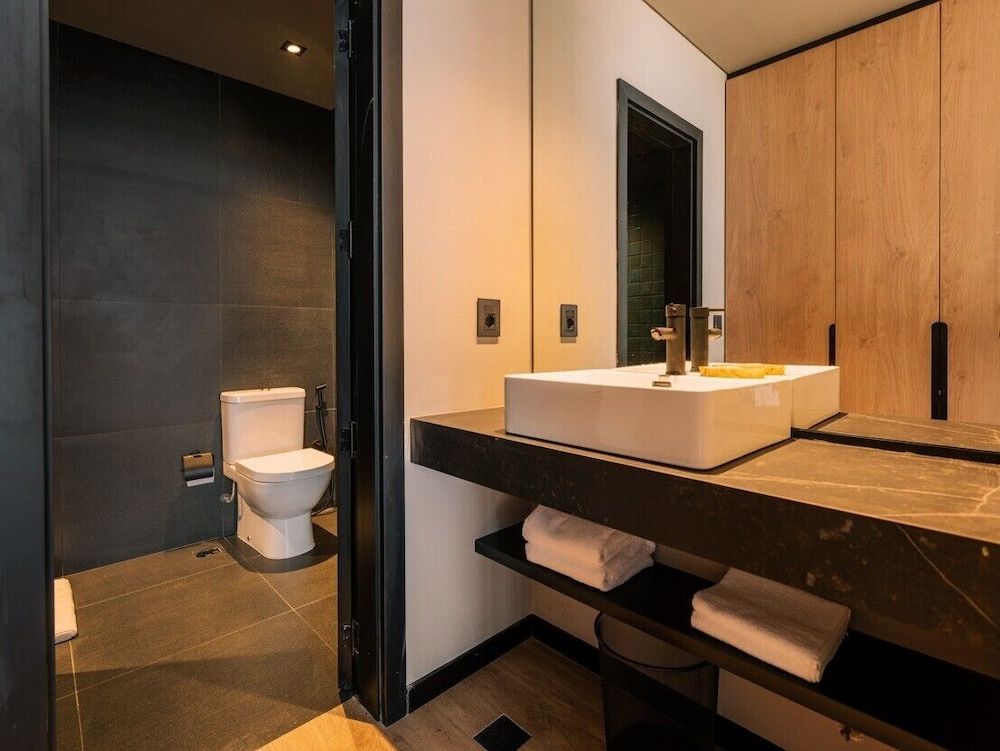 Bravo Hotel Superior Studio Suite, Beach View 14