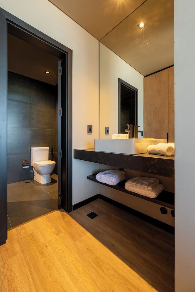 Bravo Hotel Superior Studio Suite, Beach View 15