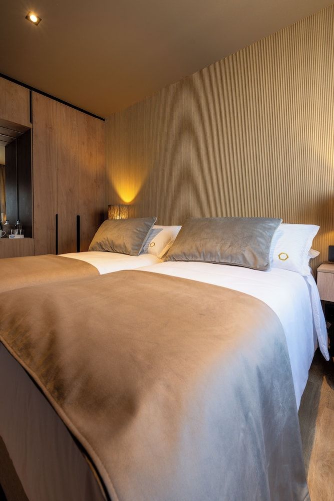 Bravo Hotel Standard Double or Twin Room, 1 Bedroom, City View 4