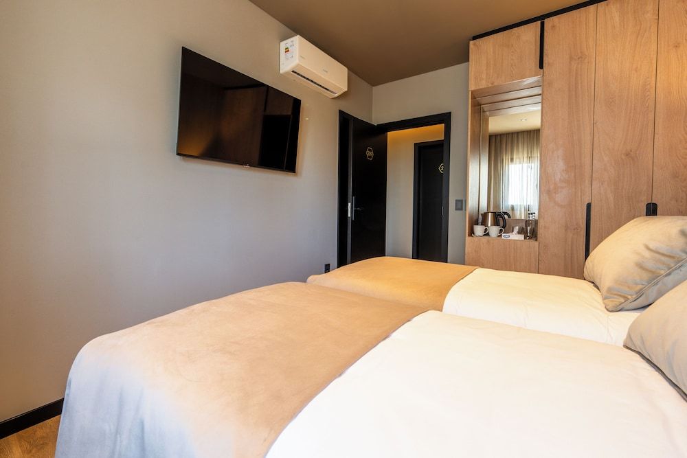 Bravo Hotel Standard Double or Twin Room, 1 Bedroom, City View 8