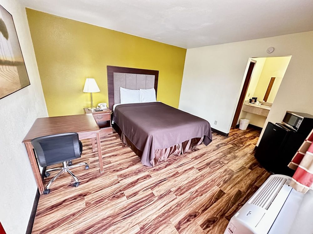 Regency Inn lola Kansas