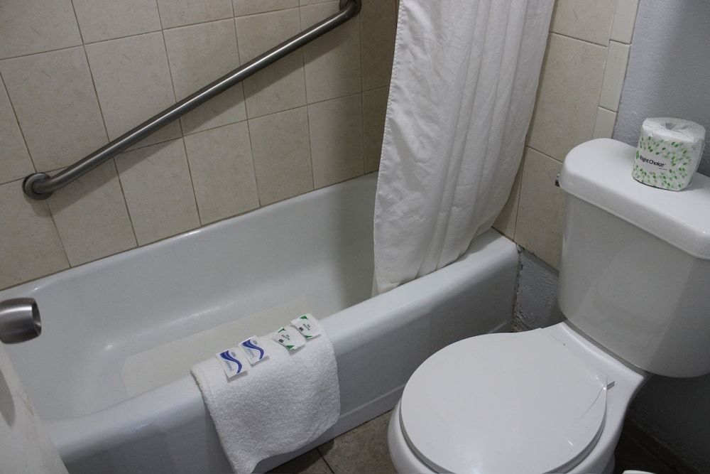 Executive Economy Lodge Single Room, 1 King Bed, Non Smoking 17