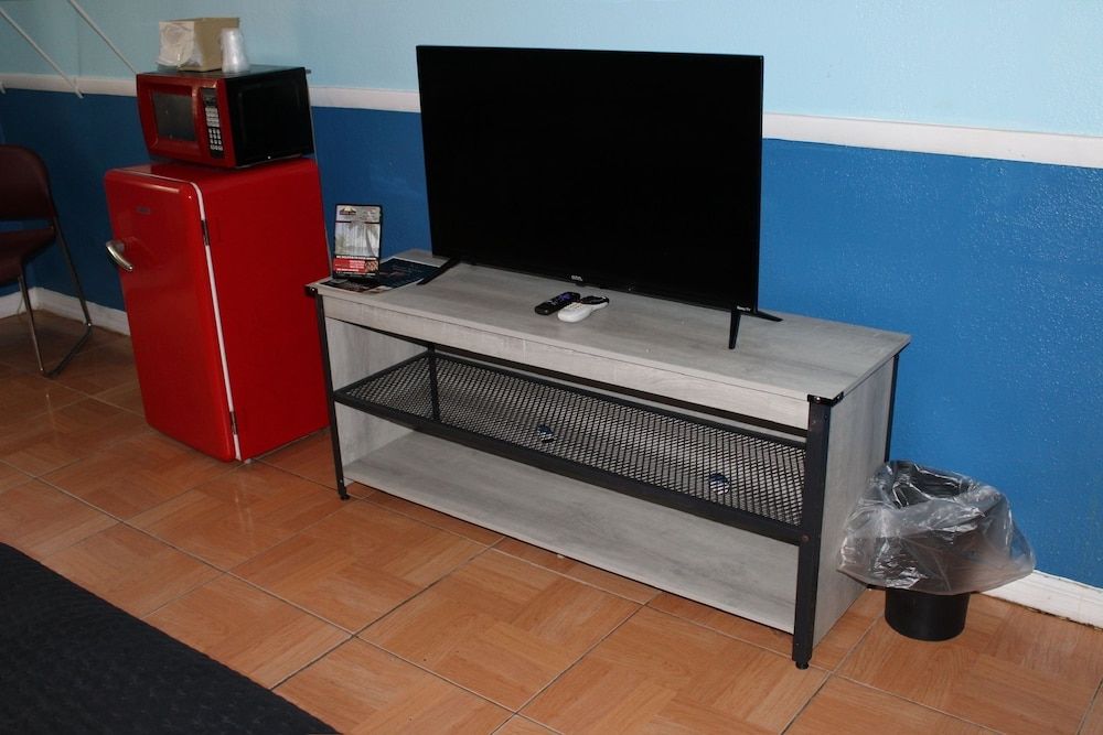 Executive Economy Lodge Double Room, Mobility Accessible, Non Smoking 3