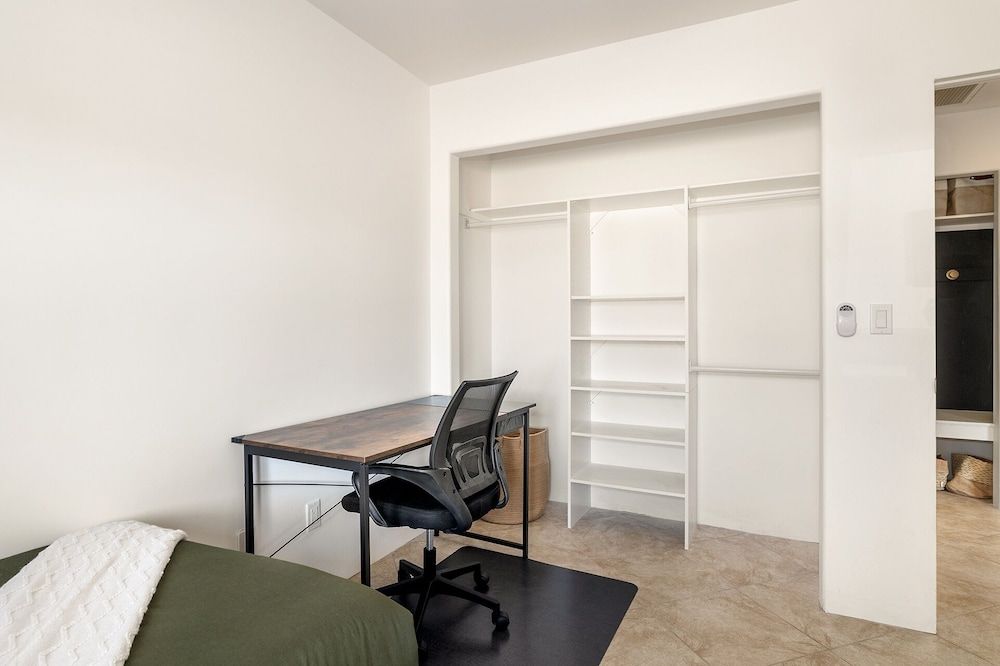 Modern Desert Escape - Fire Pit, Bbq And Design! 3 Bedroom Home by RedAwning House, 3 Bedrooms 8