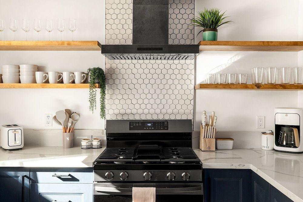 Modern Desert Escape - Fire Pit, Bbq And Design! 3 Bedroom Home by RedAwning House, 3 Bedrooms 10