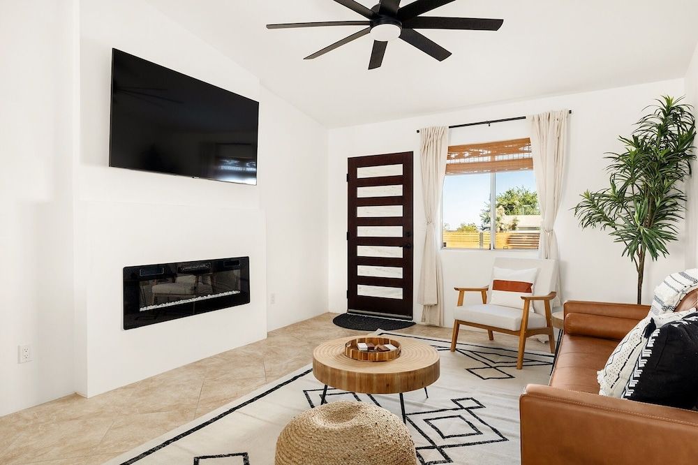 Modern Desert Escape - Fire Pit, Bbq And Design! 3 Bedroom Home by RedAwning House, 3 Bedrooms 15