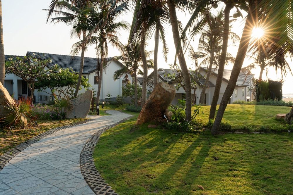 Edensee Ke Ga Beach Resort Bungalow, Garden View 4