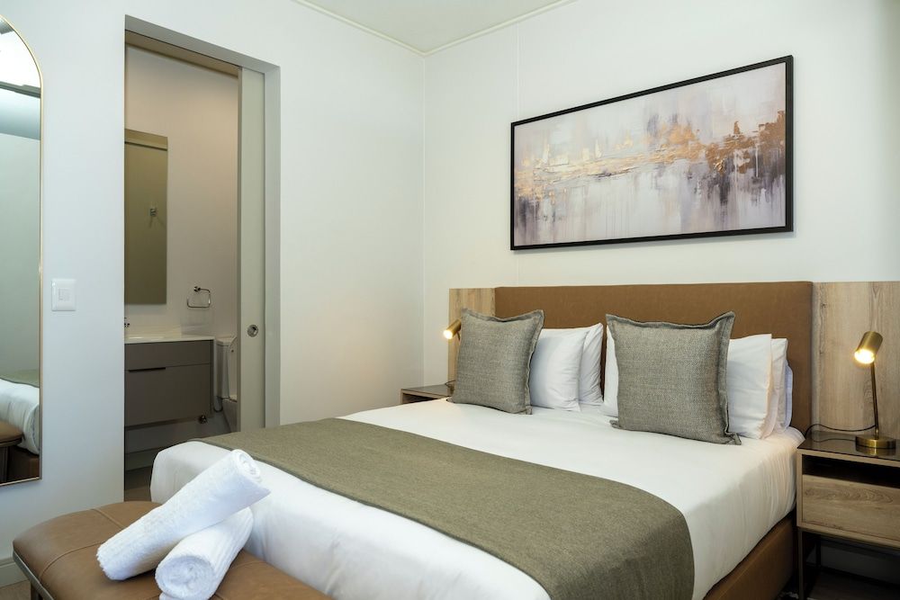 One Rosebank Executive Apartment Hotel Double Room 8