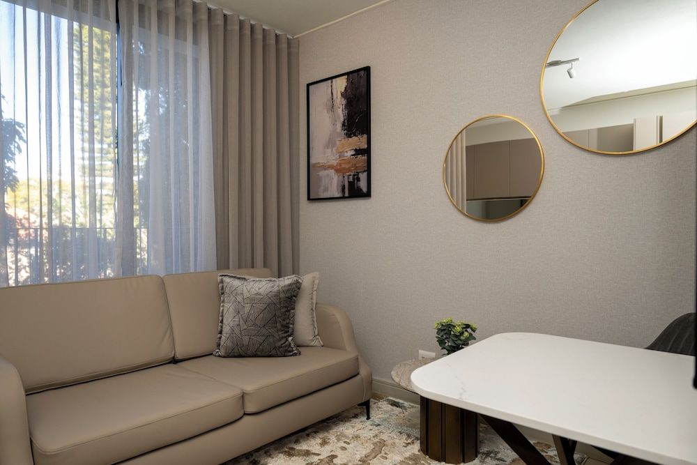 One Rosebank Executive Apartment Hotel Superior Apartment 4