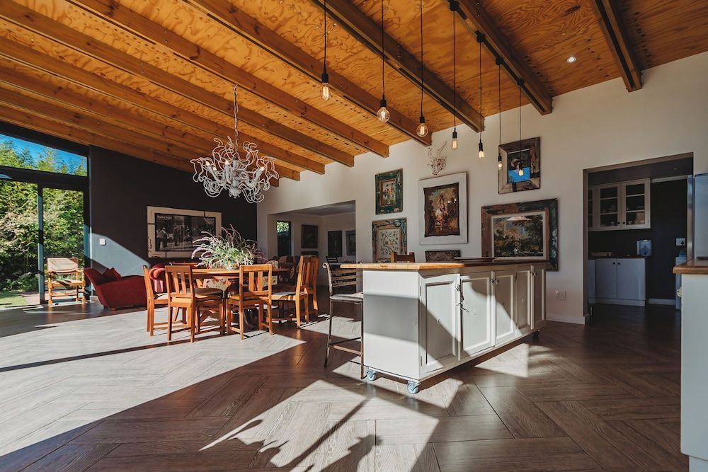 Acorn Guest House Family House 11