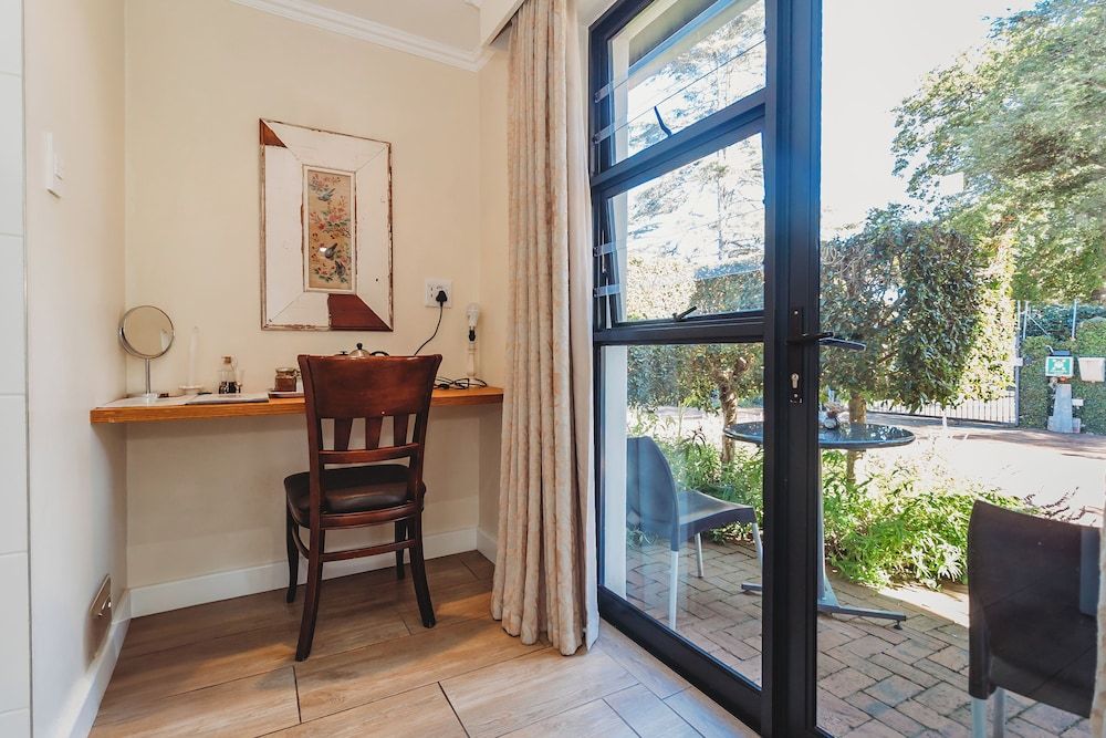 Acorn Guest House Family House 7