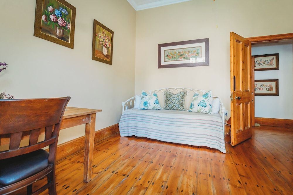 Acorn Guest House Family Room 3