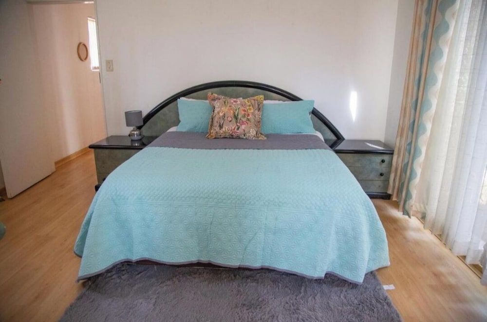 Sojourners Rest House House, Pool View 9