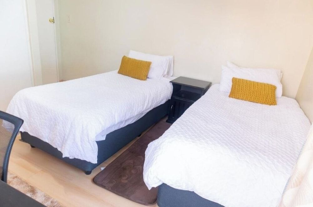 Sojourners Rest House House, Pool View 15