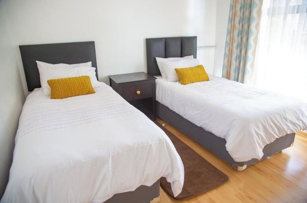 Sojourners Rest House House, Pool View 5