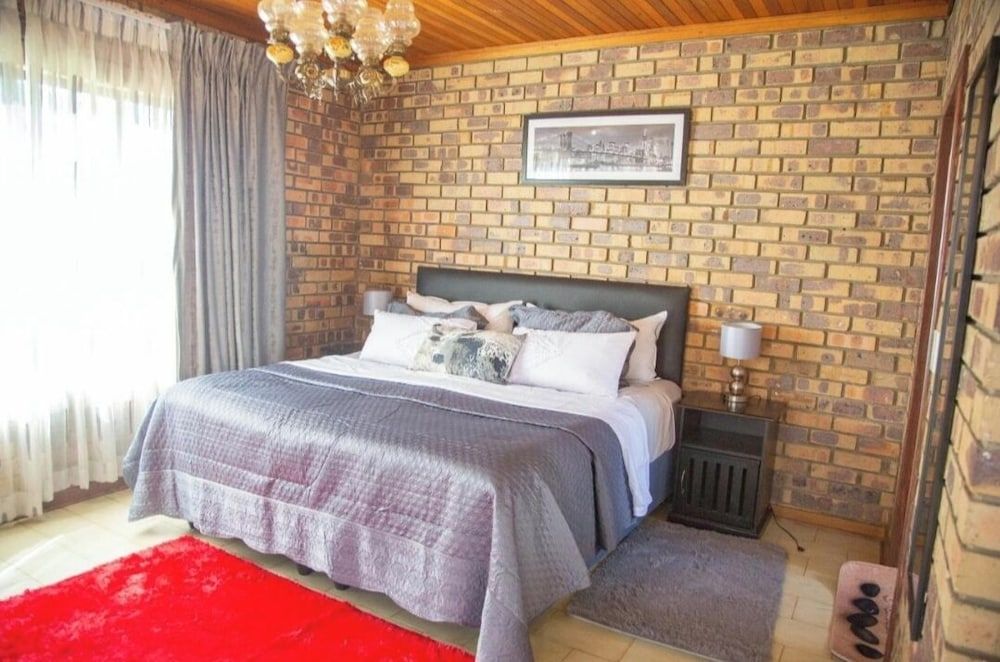 Sojourners Rest House House, Pool View 13