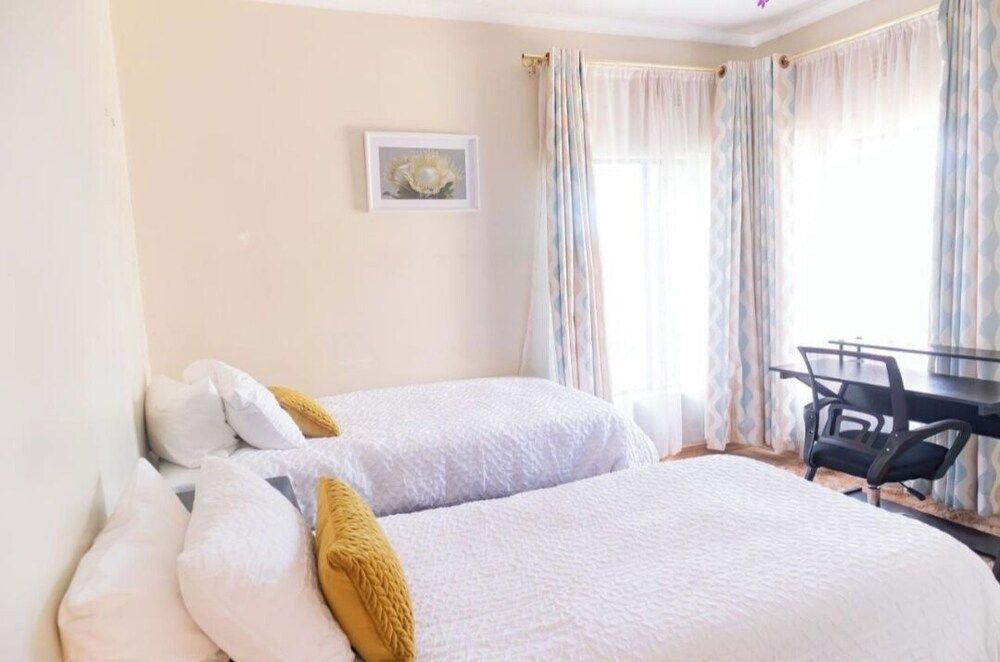 Sojourners Rest House House, Pool View 6