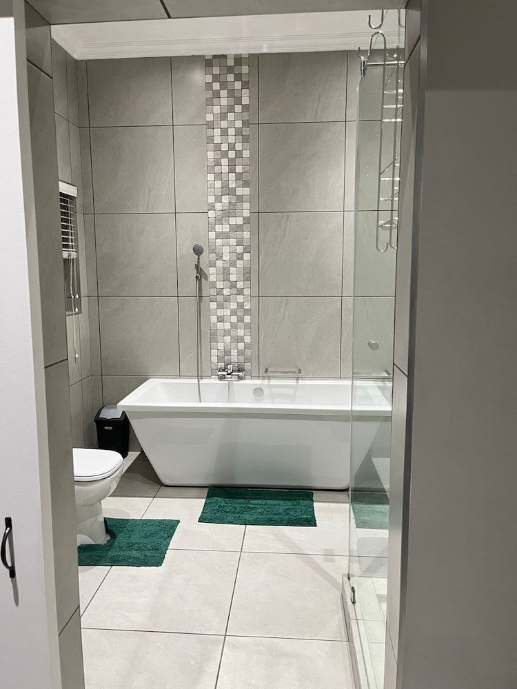 Utopia Guest House Luxury Double Room, Patio, Garden View 11