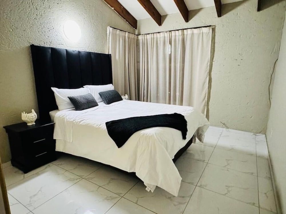 Villa Picasso - 3 Bed Villa Villa, 3 Bedrooms, Accessible, Smoking 2