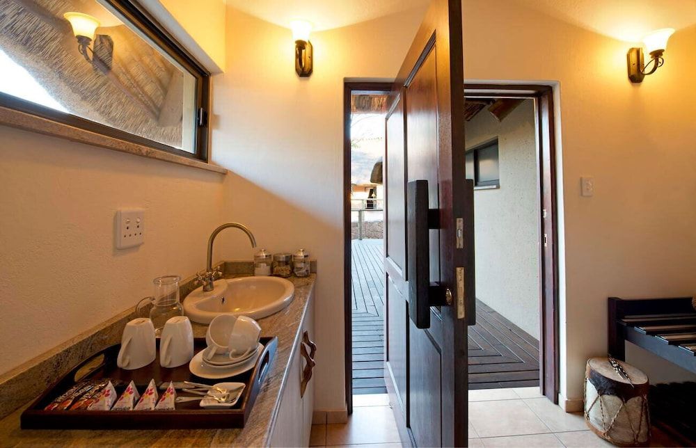 Sable Ranch Thaba Khaya Luxury Double Room, Balcony, Garden View 2