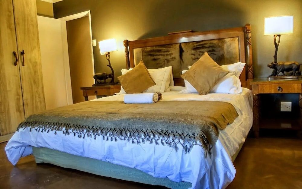 Sable Ranch Thaba Khaya Deluxe Single Room, Patio, Garden View 3