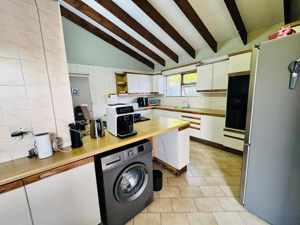 Villa Picasso - 2 Bed Villa House, 2 Bedrooms, Accessible, Balcony 13