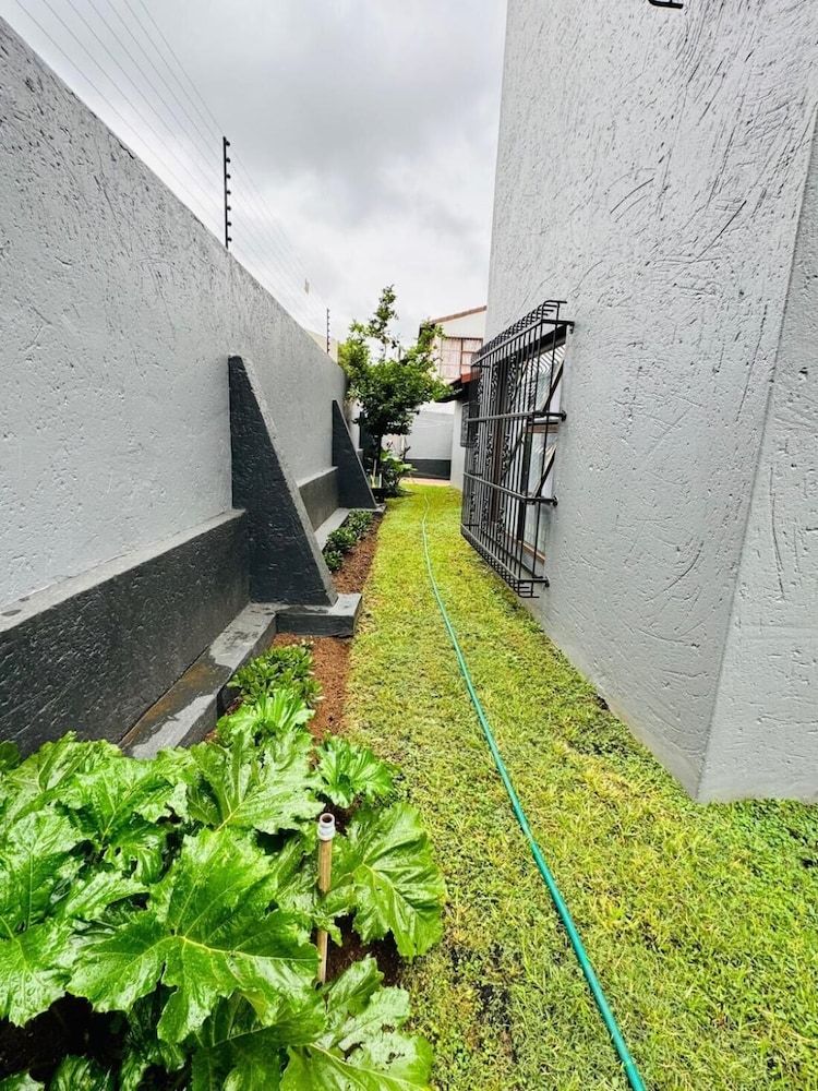 Villa Picasso - 2 Bed Villa House, 2 Bedrooms, Accessible, Balcony 38