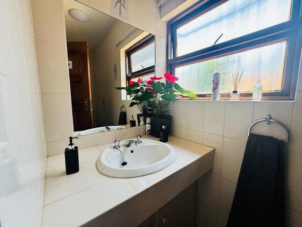 Villa Picasso - 2 Bed Villa House, 2 Bedrooms, Accessible, Balcony 27