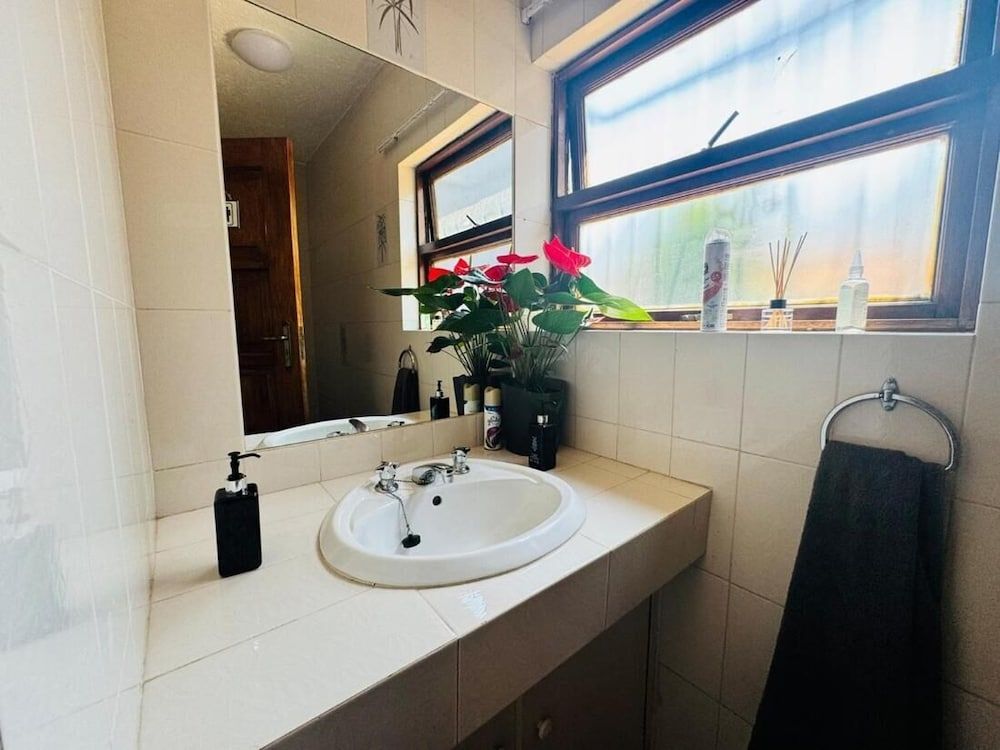 Villa Picasso - 2 Bed Villa House, 2 Bedrooms, Accessible, Balcony 26